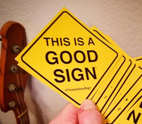 10 Free Good Signs